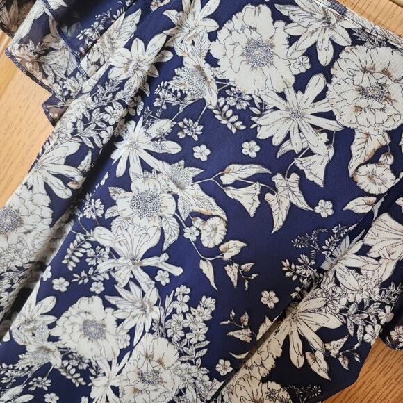 Joie De Vivre Navy Blue and Ivory Floral Top Flutter Sleeve Plus Size 1X Ruffles - Picture 9 of 11